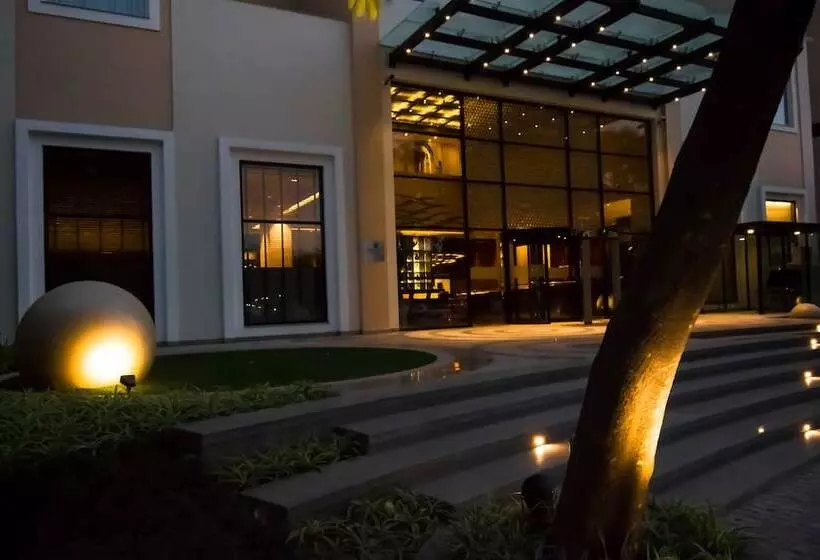 Fotos del hotel Lemon Tree Premier City Center:  14