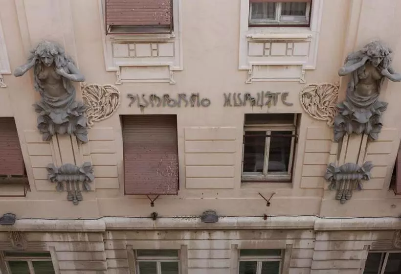 Mama’s And Papa’s Luxury Rooms