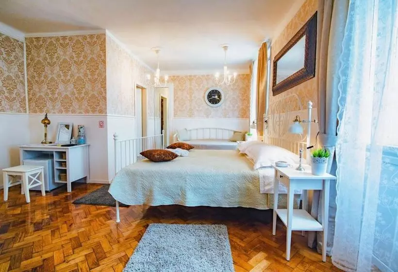 Fotos del hotel Mama's And Papa's Luxury Rooms:  2