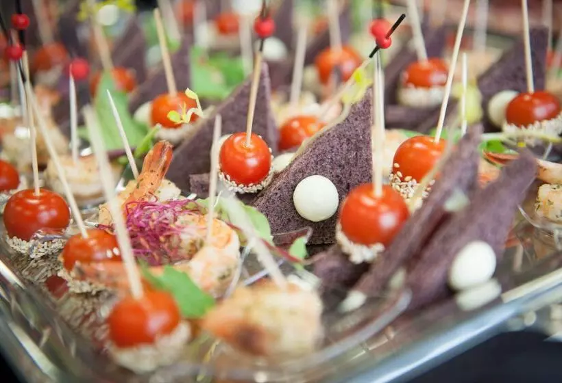 Fotos del hotel Kyriad Prestige Clermontferrand:  7