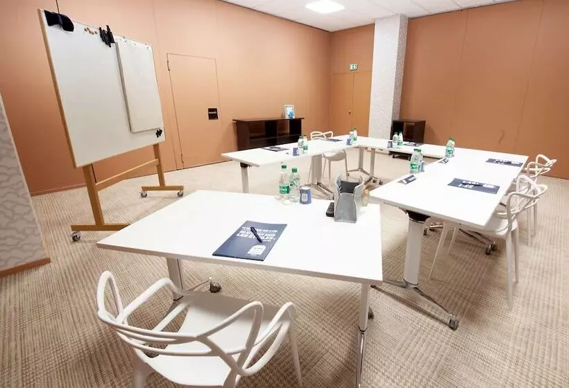 Fotos del hotel Kyriad Prestige Clermontferrand:  5