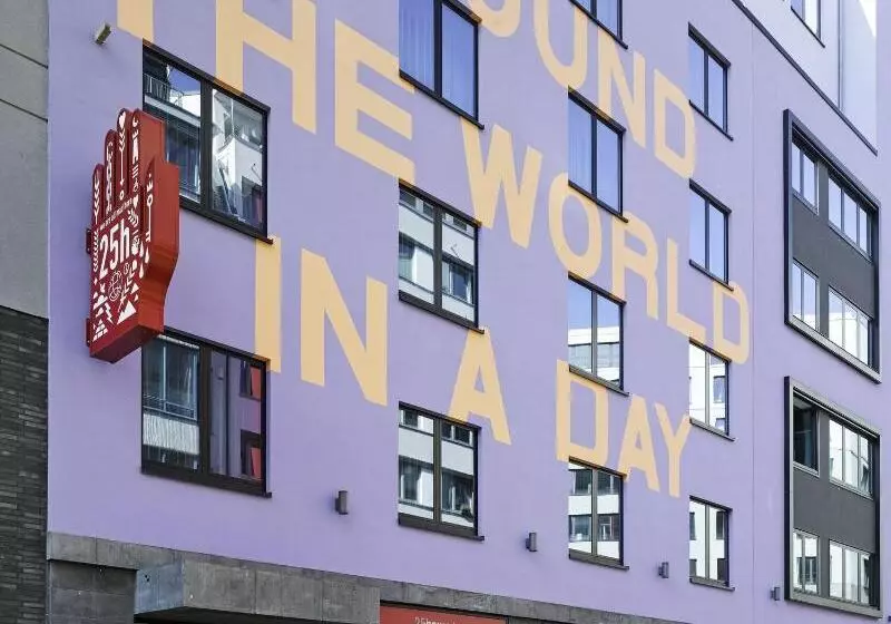 Fotos del hotel 25hours  The Trip:  1