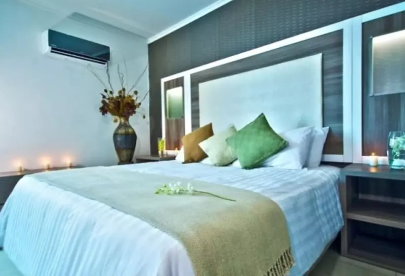 Fotos del hotel Bahia Suites:  16