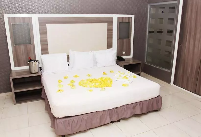 Fotos del hotel Bahia Suites:  9