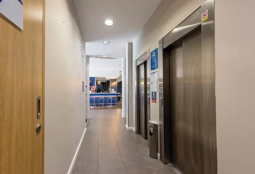 Fotos del hotel Campanile Málaga Airport:  2