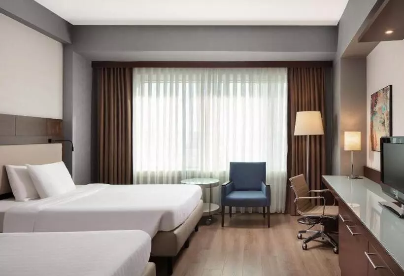 Courtyard By Marriott Istanbul West