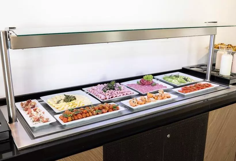 Fotos del hotel Holiday Inn Santiago  Airport Terminal, An Ihg:  23