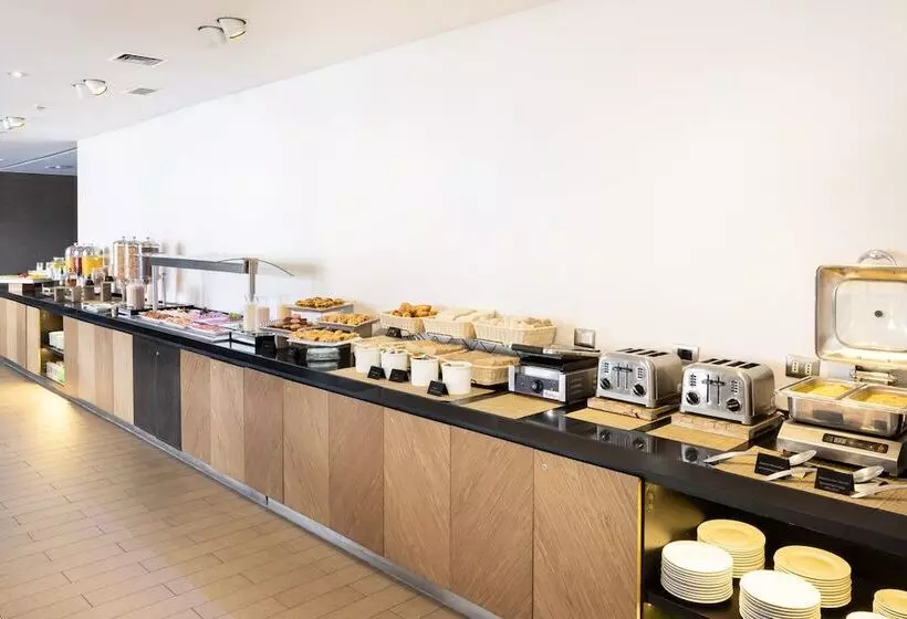 Fotos del hotel Holiday Inn Santiago  Airport Terminal, An Ihg:  25