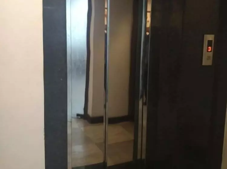 Fotos del hotel OYO Townhouse 033 Siri Fort :  8