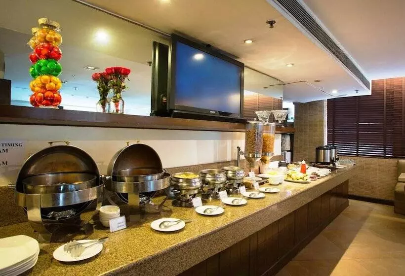 Fotos del hotel OYO Townhouse 033 Siri Fort :  4