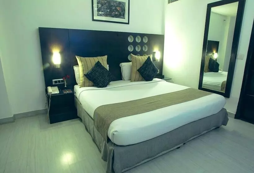 Fotos del hotel OYO Townhouse 033 Siri Fort :  17