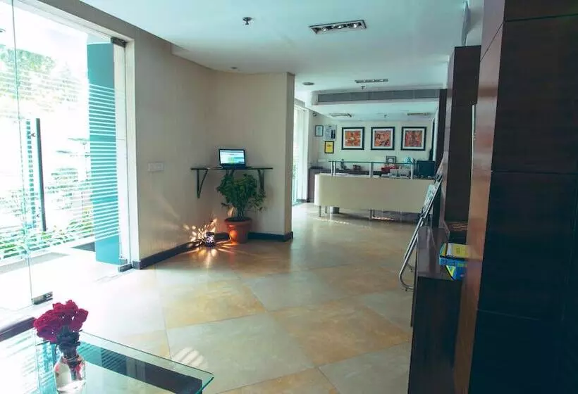 Fotos del hotel OYO Townhouse 033 Siri Fort :  3