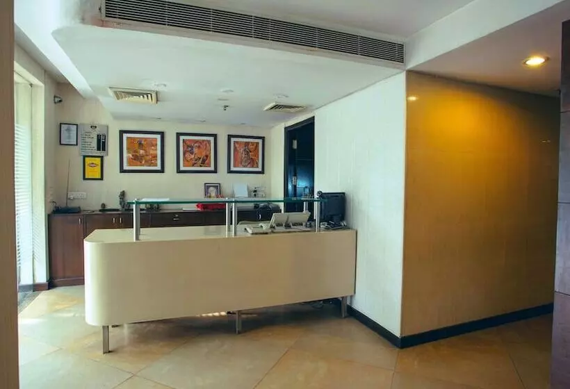 Fotos del hotel OYO Townhouse 033 Siri Fort :  10