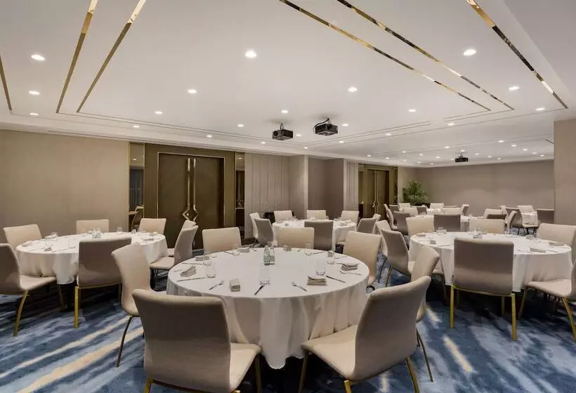 Fotos del hotel Radisson Hotel Dubai Damac Hills:  64