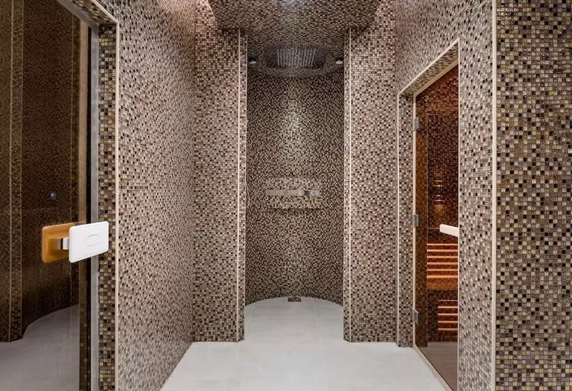 Fotos del hotel Radisson Hotel Dubai Damac Hills:  7