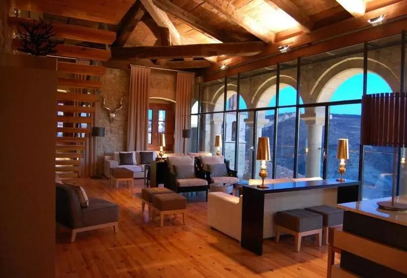 Fotos del hotel Hospedería Palacio De Allepuz:  2