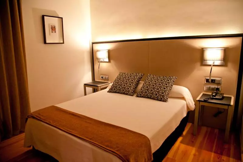 Fotos del hotel Hospedería Palacio De Allepuz:  7