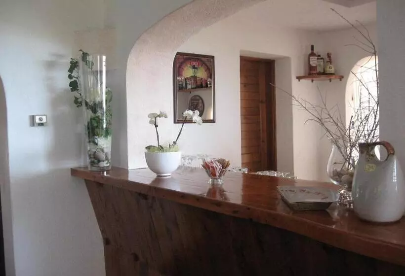 Fotos del hotel Valdiola:  5