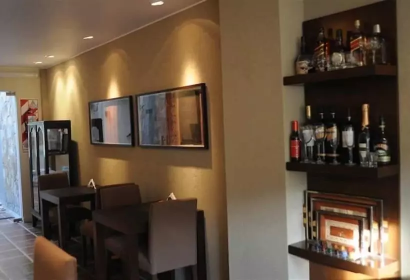 Fotos del hotel Tayka Suites Hotel:  3