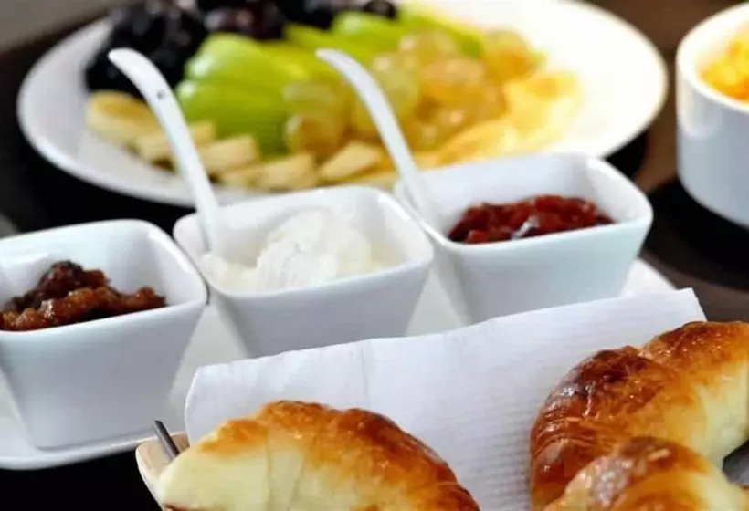 Fotos del hotel Tayka Suites Hotel:  2