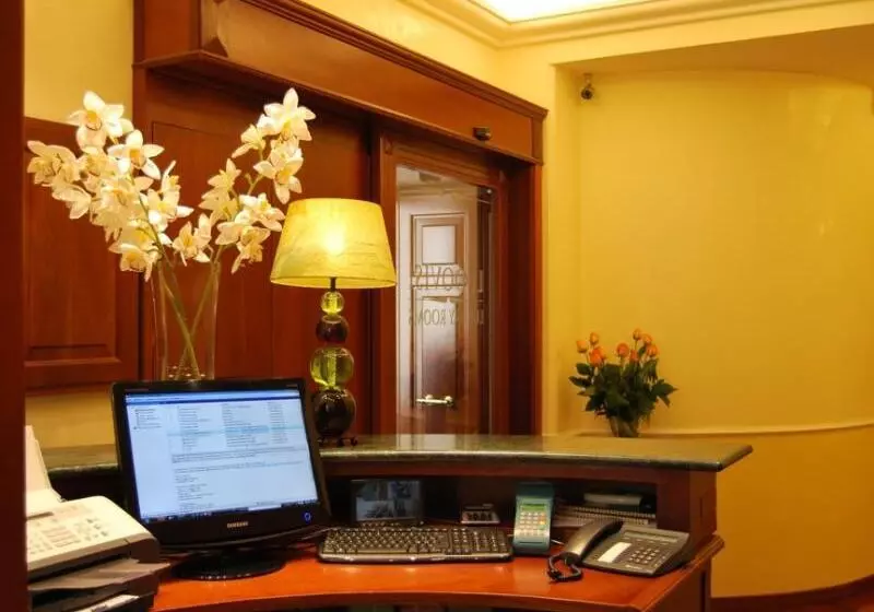 Fotos del hotel Ludovisi Luxury Rooms:  5