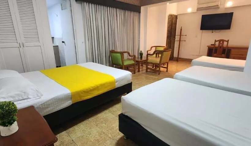 Fotos del hotel Laureles 70:  3