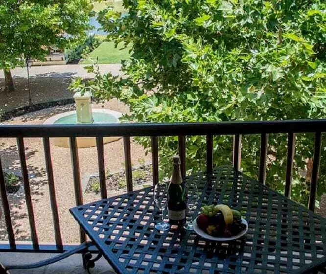 Fotos del hotel Asara Wine Estate &:  11