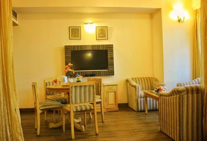 Fotos del hotel Dee Marks Airport  & Resorts:  24