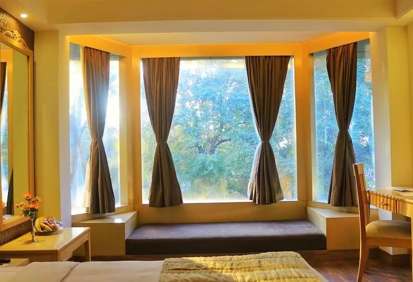 Fotos del hotel Dee Marks Airport  & Resorts:  3