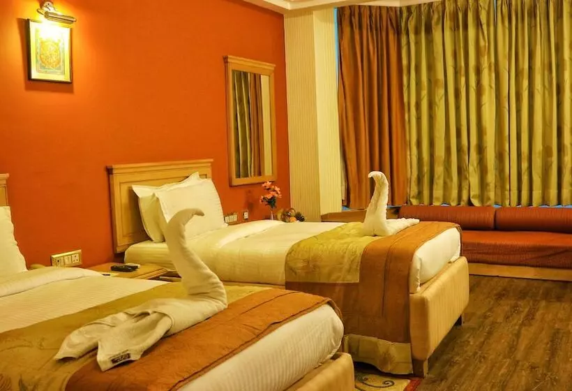 Fotos del hotel Dee Marks Airport  & Resorts:  10