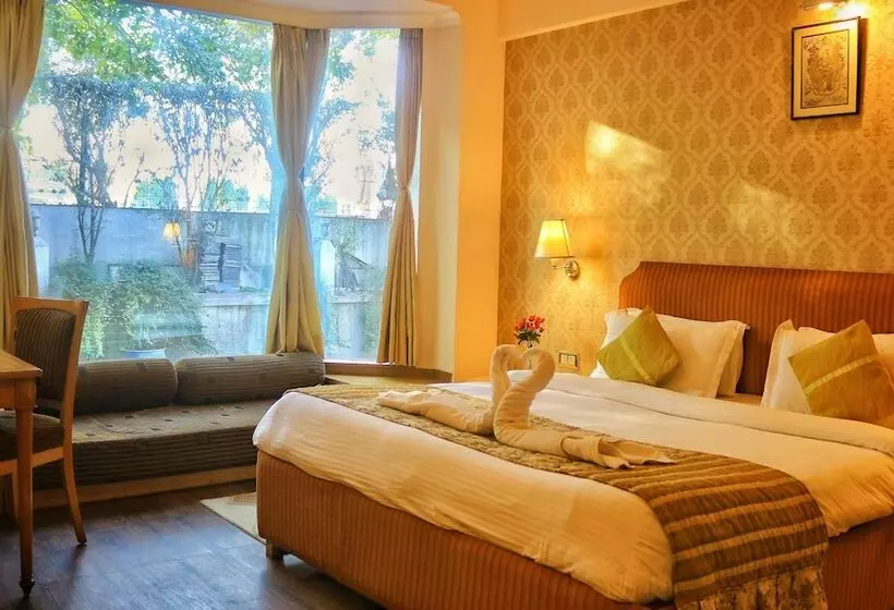 Fotos del hotel Dee Marks Airport  & Resorts:  6