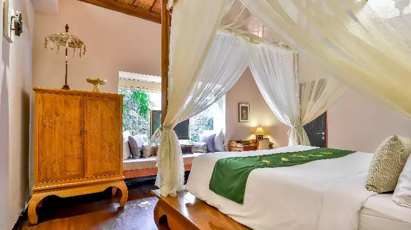 Fotos del hotel The Disini Luxury Spa Villas:  18