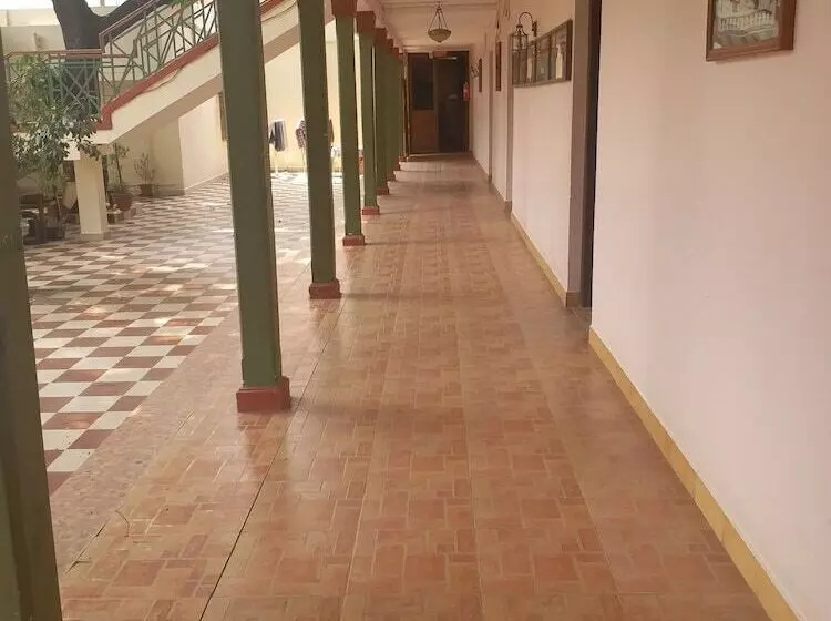 Fotos del hotel Jayamahal Palace:  4