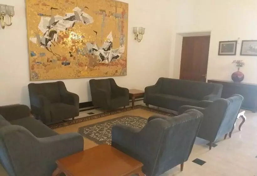 Fotos del hotel Jayamahal Palace:  2