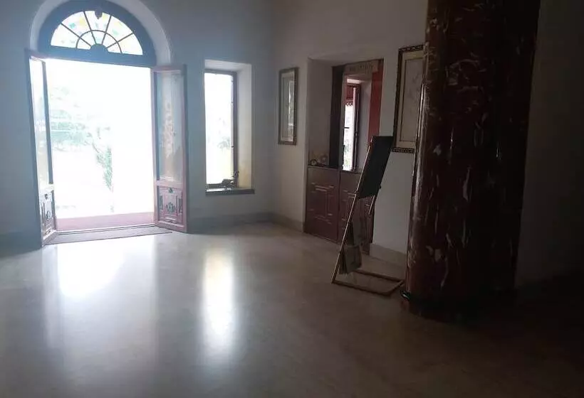 Fotos del hotel Jayamahal Palace:  18