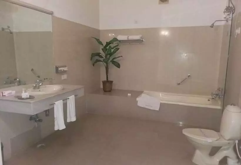 Fotos del hotel Jayamahal Palace:  25