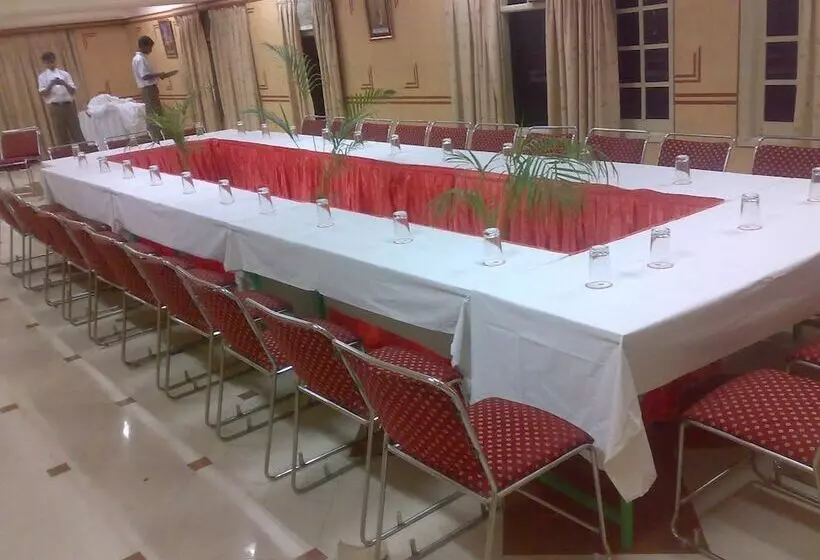 Fotos del hotel Rajputana Palace:  5