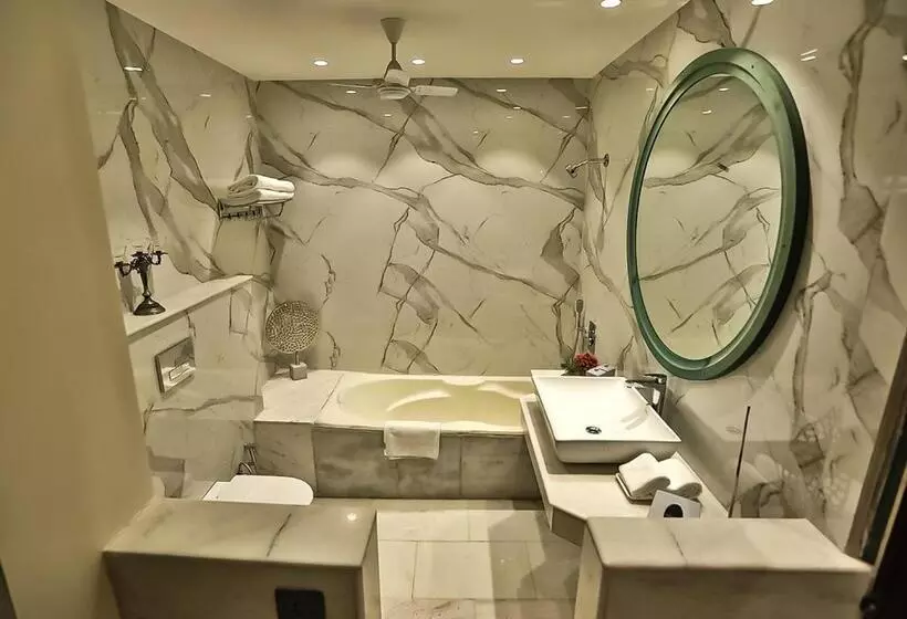 Fotos del hotel Satvik Resort &:  4