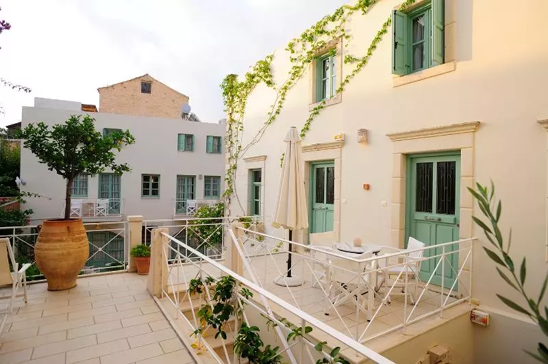 Fotos del hotel Mythos Suites Hotel:  5