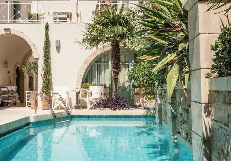 Fotos del hotel Mythos Suites Hotel:  2