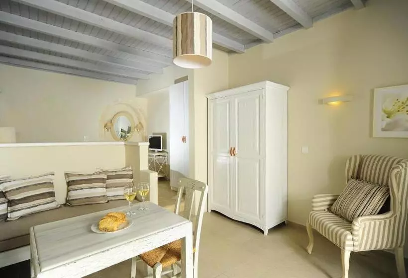 Fotos del hotel Mythos Suites Hotel:  6