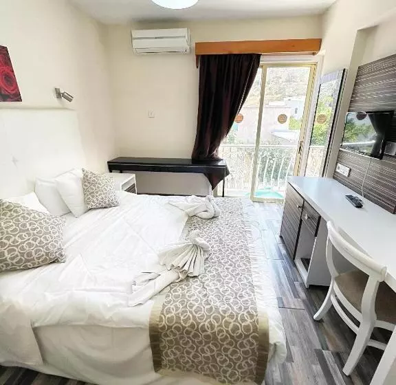 Fotos del hotel Antonis G. Hotel Apartments:  23