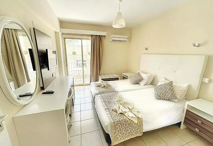 Fotos del hotel Antonis G. Hotel Apartments:  11