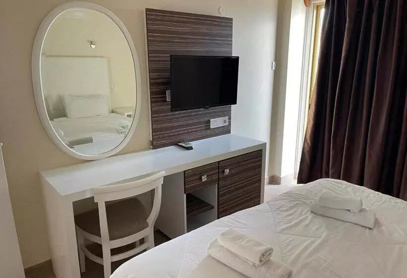 Fotos del hotel Antonis G. Hotel Apartments:  7