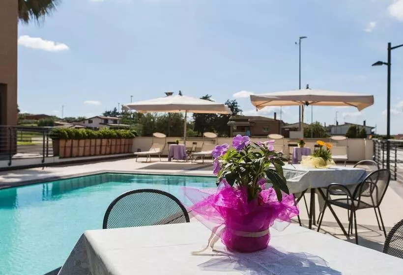 Fotos del hotel Ardeatina Park:  10