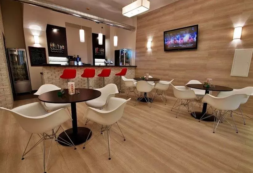 Fotos del hotel Adeba:  4