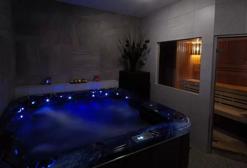 Fotos del hotel Adeba:  7