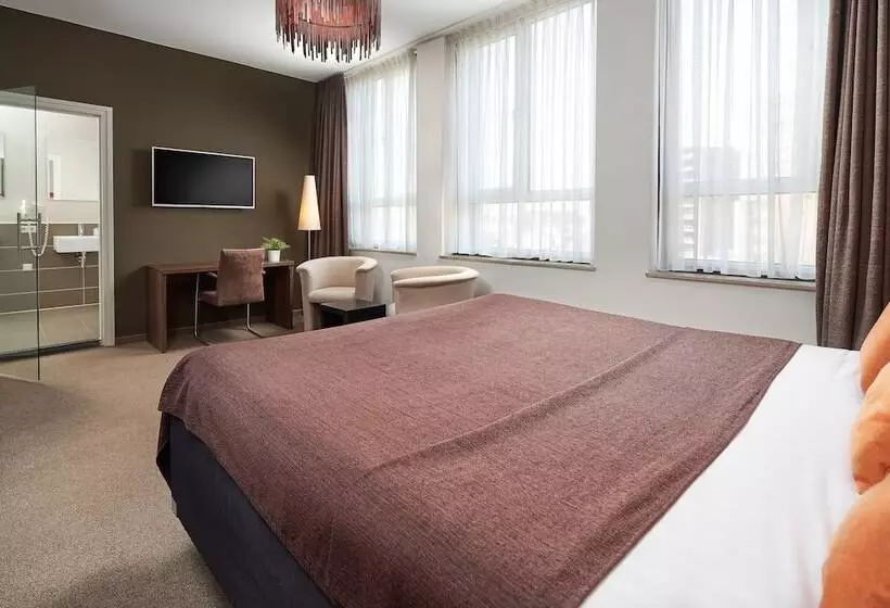 Fotos del hotel La Reine:  23