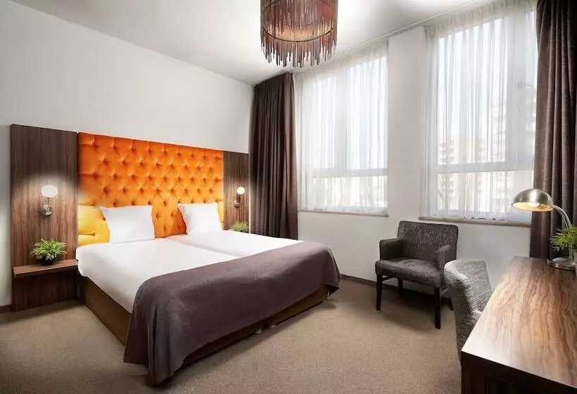 Fotos del hotel La Reine:  20