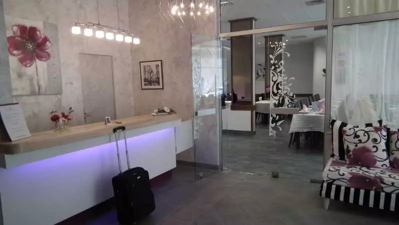 Fotos del hotel Hôtel Des Pays Bas:  3